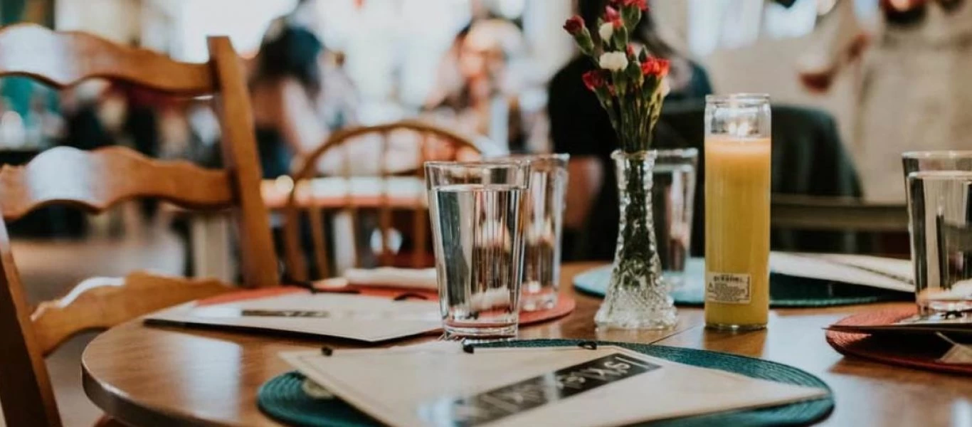 Ένωση Εστιατορίων Αττικής: «Στην Ελλάδα η εστίαση απειλείται μόνο με πρόστιμα - Ας σταματήσει η στοχοποίηση του κλάδου»